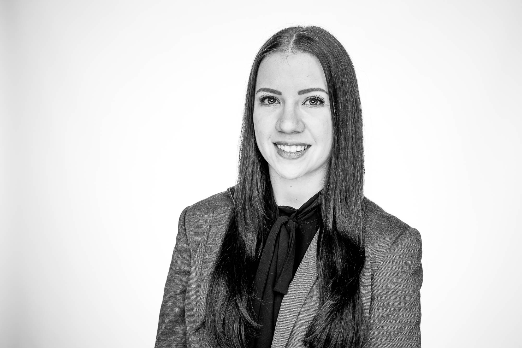 Export x3 Headshot  06350 Dez 01 2019 Headshots 2019  Miro Nicole Nadine